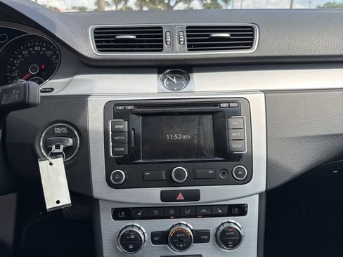 Used 2015 Volkswagen CC Sport image 28