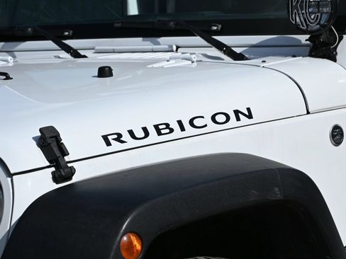 Used 2018 Jeep Wrangler Unlimited Rubicon w/ Cold Weather Group AWD/4WD image 7