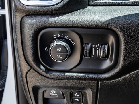 Used 2025 RAM 1500 Laramie w/ Sport Appearance Package AWD/4WD image 22