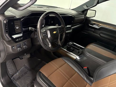 Used 2024 Chevrolet Silverado 1500 High Country w/ Technology Package image 18