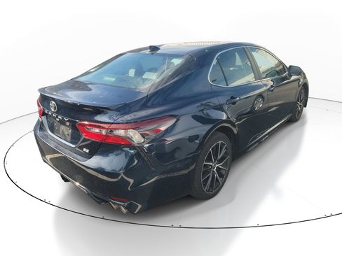 Used 2021 Toyota Camry SE image 7