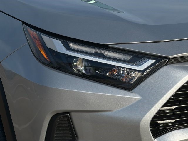 Certified 2025 Toyota RAV4 LE FWD image 28