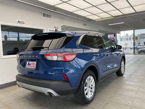 Used 2022 Ford Escape SE w/ Cold Weather Package AWD/4WD image 5