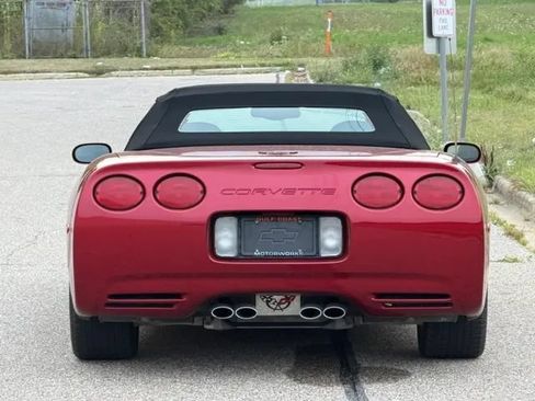 Used 2001 Chevrolet Corvette Convertible w/ Preferred Equipment Group2 RWD image 17