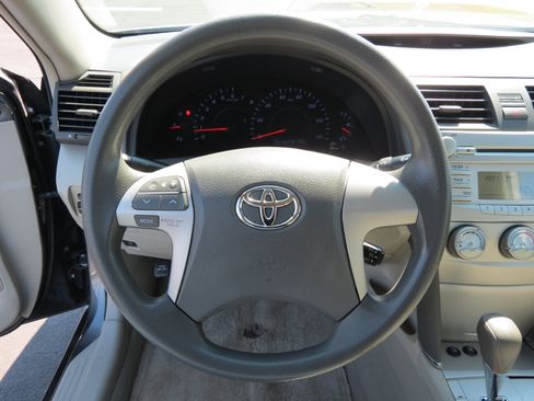 Used 2010 Toyota Camry SE image 12