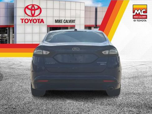 Used 2013 Ford Fusion SE FWD image 4