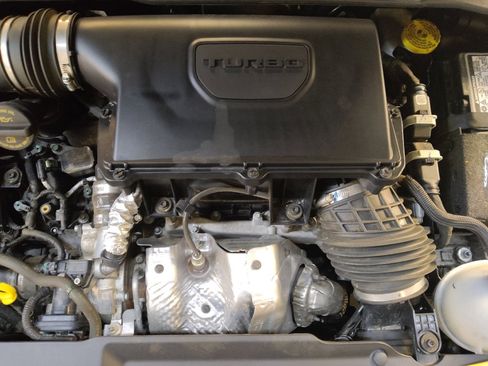 Used 2024 Jeep Compass Latitude image 30