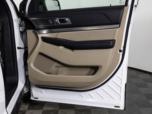 Used 2019 Ford Explorer XLT image 41