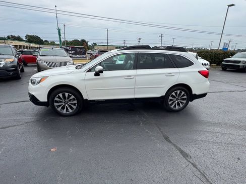 Used 2017 Subaru Outback 2.5i Limited image 2