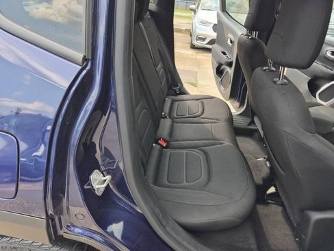 Used 2021 Jeep Renegade Latitude w/ Luxury Group I FWD image 13