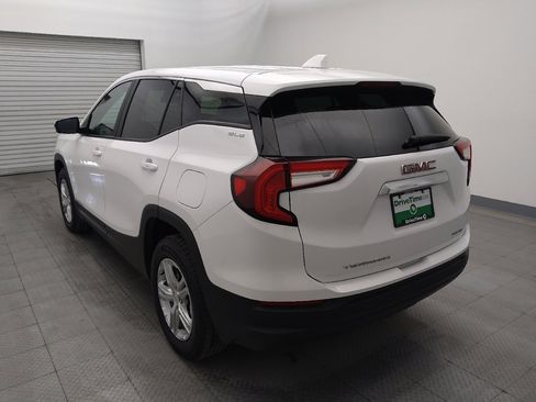 Used 2024 GMC Terrain SLE image 5