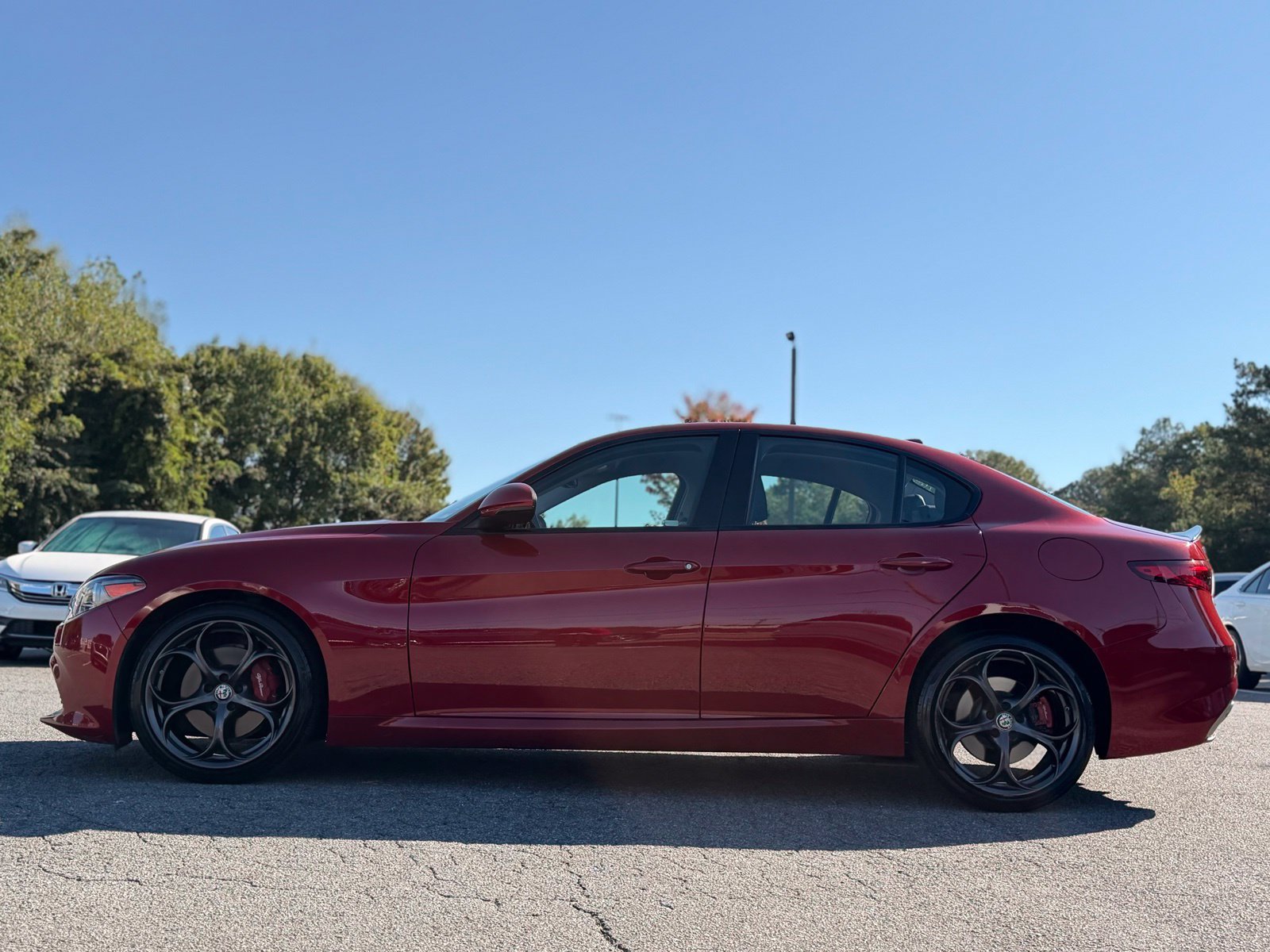 Used 2017 Alfa Romeo Giulia Ti w/ TI 19" Sport Package AWD/4WD image 2