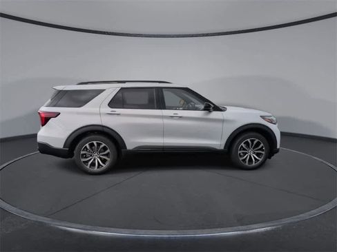 New 2026 Ford Explorer ST-Line image 9