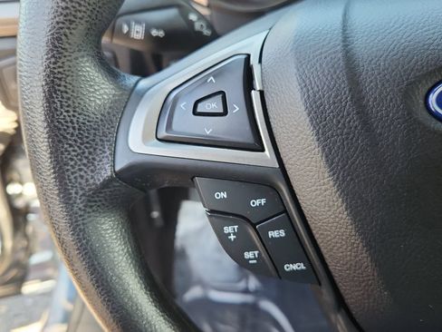 Used 2020 Ford Fusion SE FWD image 21
