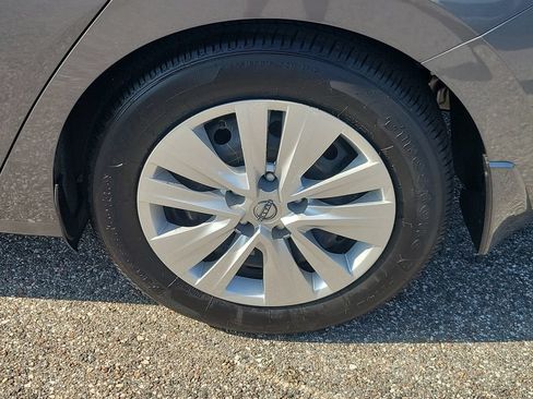 Used 2025 Nissan Sentra S FWD image 5