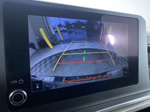 Used 2025 Toyota Tacoma SR5 w/ SR5 Upgrade Package image 7