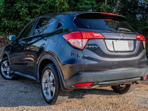 Used 2017 Honda HR-V EX image 3