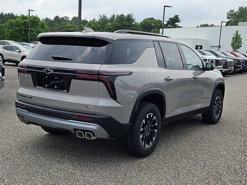 New 2026 Chevrolet Traverse Z71 w/ LPO, Floor Liner Package AWD/4WD image 3