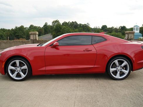 Used 2016 Chevrolet Camaro SS RWD image 3