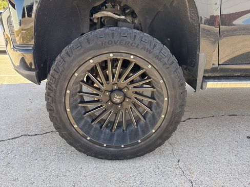 Used 2020 Chevrolet Silverado 1500 High Country w/ Technology Package image 15