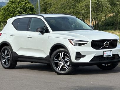 New 2026 Volvo XC40 B5 Core
