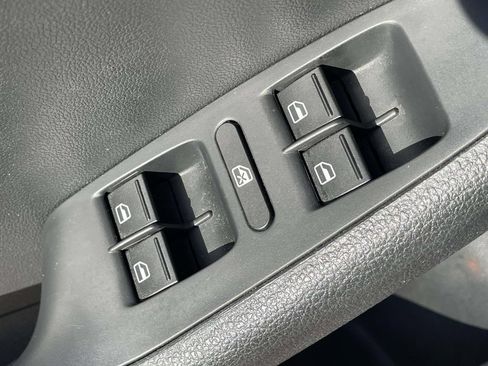 Used 2016 Volkswagen Jetta SE FWD image 20