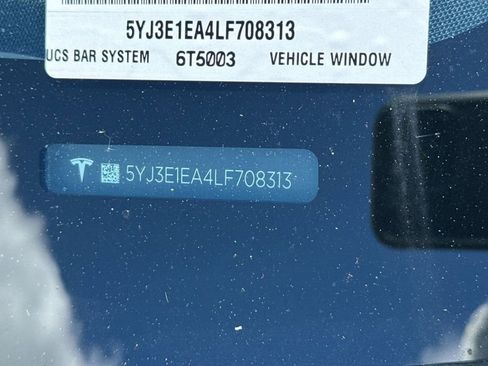 Used 2020 Tesla Model 3 Standard Range Plus image 3