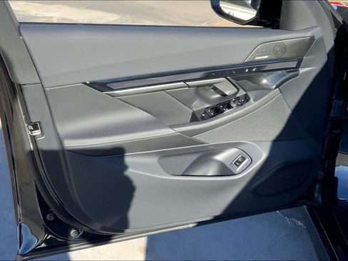 New 2026 BMW i5 eDrive40 w/ M Sport Package image 10