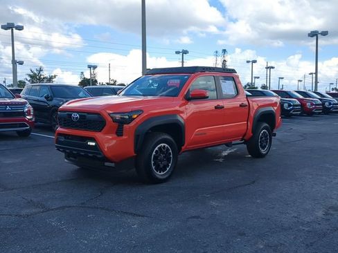 Used 2024 Toyota Tacoma TRD Off-Road w/ TRD Off Road Upgrade Package AWD/4WD image 2
