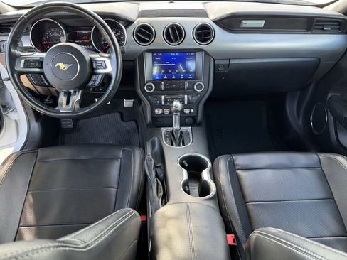 Used 2022 Ford Mustang Premium image 9