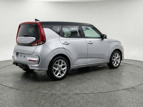 Used 2025 Kia Soul LX w/ LX Technology Package FWD image 9