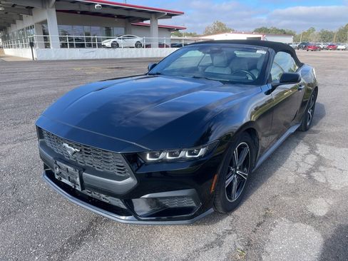 Used 2024 Ford Mustang Premium image 3