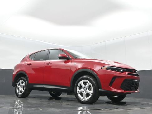 Used 2024 Dodge Hornet GT w/ Cold Weather Group AWD/4WD image 10