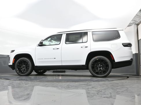 New 2026 Jeep Grand Wagoneer Limited AWD/4WD image 13