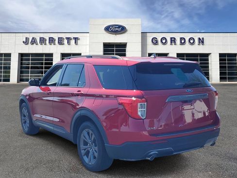 Certified 2024 Ford Explorer XLT w/ Equipment Group 202A RWD image 3