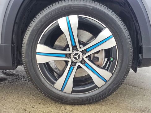 Used 2022 Mercedes-Benz EQB 350 4MATIC image 17