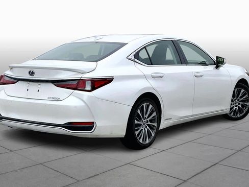 Used 2019 Lexus ES 300h w/ Premium Package image 13