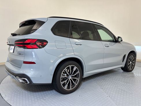 Used 2024 BMW X5 sDrive40i w/ M Sport Package image 8