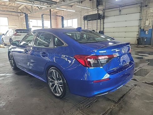 Used 2024 Honda Civic Touring image 3