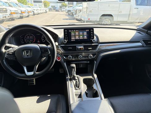 Used 2018 Honda Accord Sport image 27
