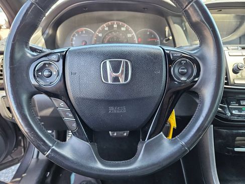 Used 2017 Honda Accord Sport image 18