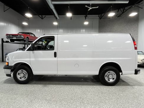 Certified 2019 Chevrolet Express 2500 w/ Driver Convenience Package RWD image 2