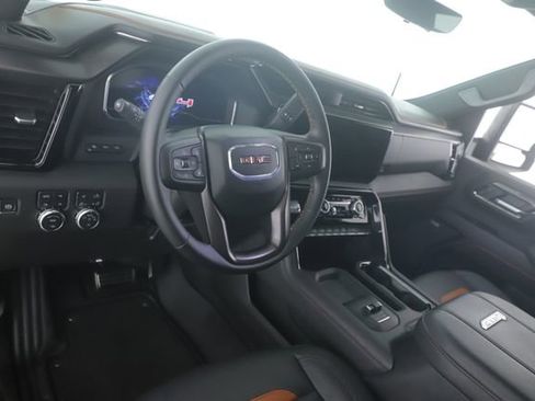 Used 2025 GMC Sierra 2500 AT4 w/ AT4 Premium Plus Package AWD/4WD image 18