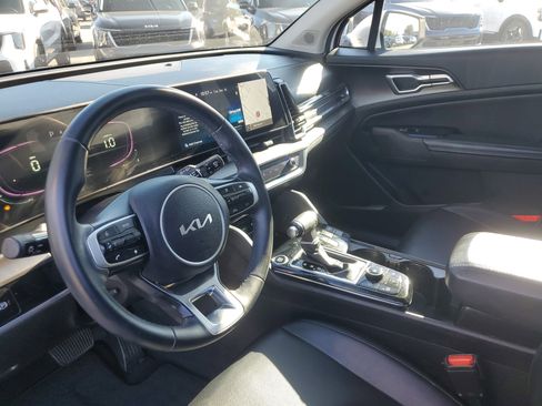 Used 2023 Kia Sportage EX image 18