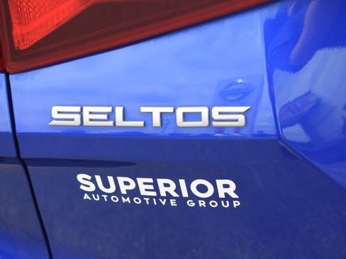 Used 2023 Kia Seltos LX AWD/4WD image 7