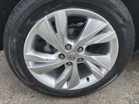Used 2025 Buick Encore GX Preferred AWD/4WD image 24