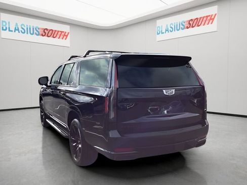 Used 2023 Cadillac Escalade ESV Sport Platinum w/ LPO, ONYX Package AWD/4WD image 5