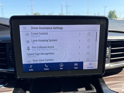 Used 2023 Ford Explorer Limited w/ Equipment Group 301A AWD/4WD image 14