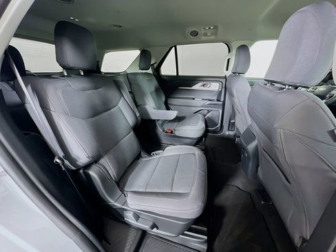 Used 2025 Ford Explorer Active image 32