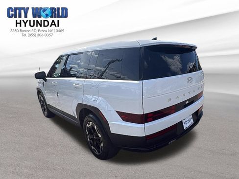 Used 2024 Hyundai Santa Fe SE AWD/4WD image 3